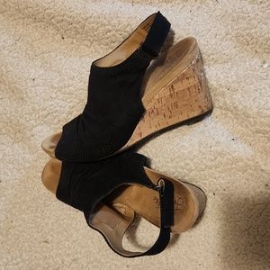 Life Stride Black Wedge Sandals